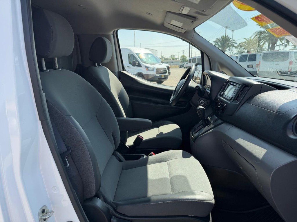 Used 2019 Nissan NV200 S image 27