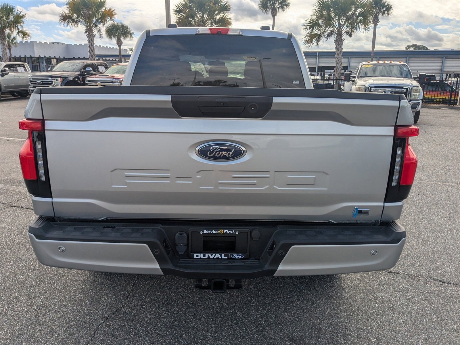 Used 2022 Ford F150 Lightning XLT image 5