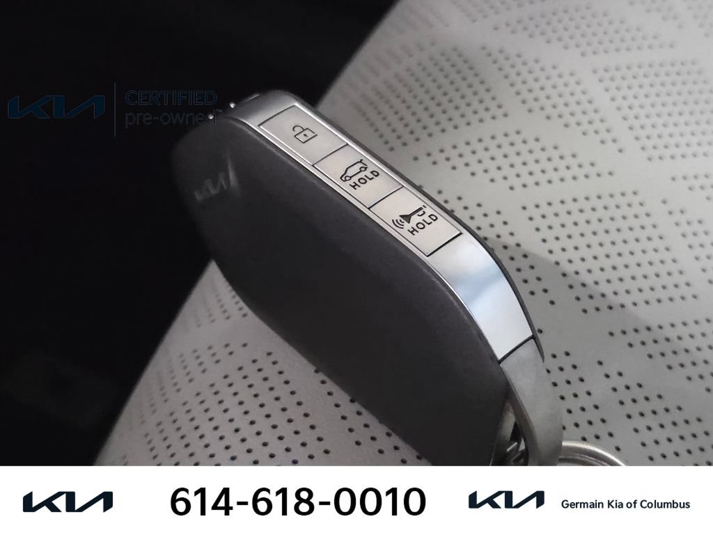Certified 2026 Kia Carnival EX FWD image 33
