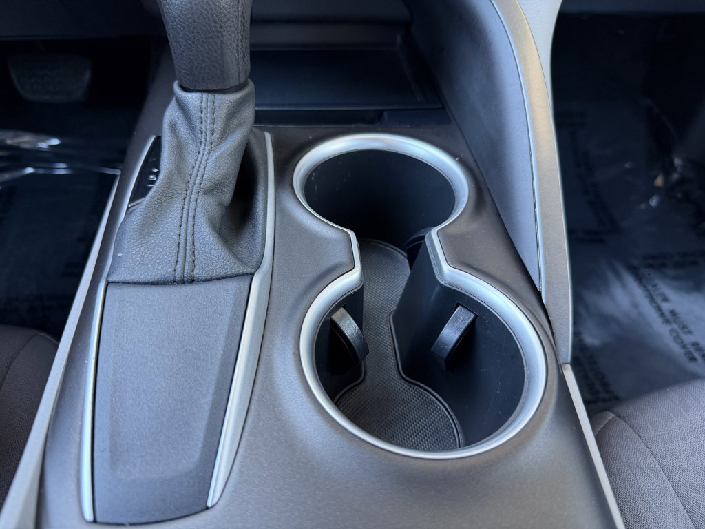 Used 2021 Toyota Camry LE image 23