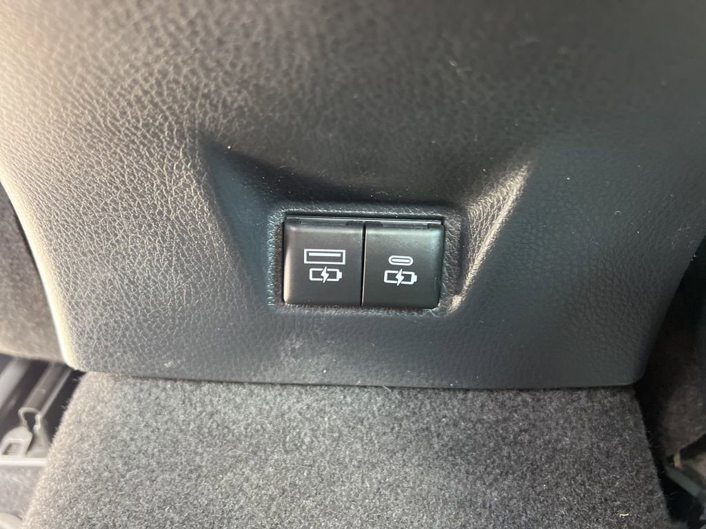 Used 2025 Toyota Camry LE w/ Convenience Package image 20