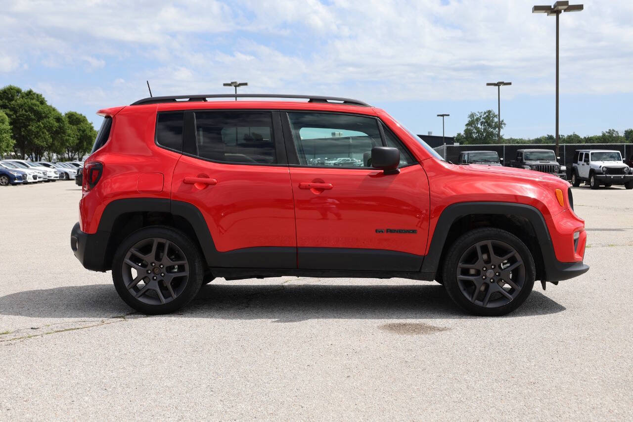 Used 2021 Jeep Renegade Latitude w/ Luxury Group II AWD/4WD image 7