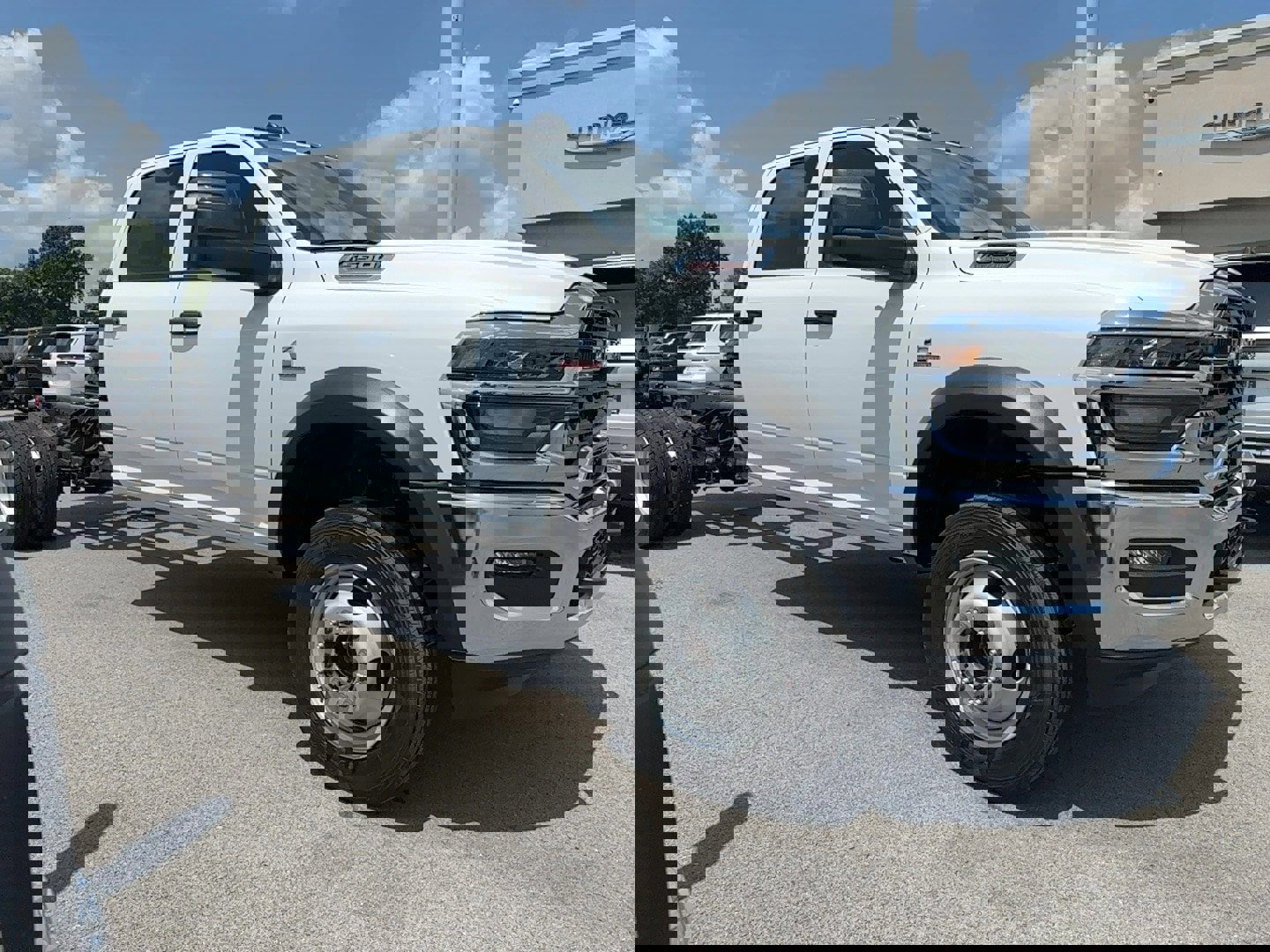 New 2025 RAM 5500 4x4 Crew Cab image 4