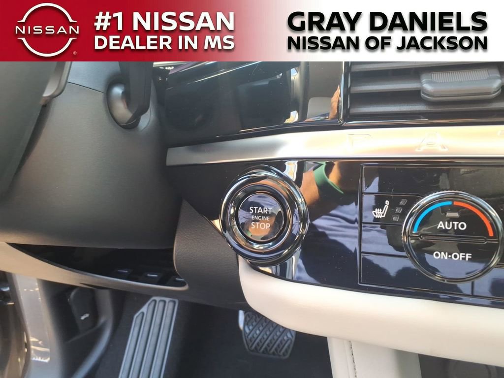 New 2026 Nissan Pathfinder SL image 16