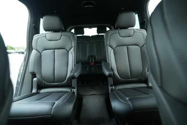New 2026 Jeep Grand Cherokee L Limited w/ Luxury Tech Group II AWD/4WD image 39