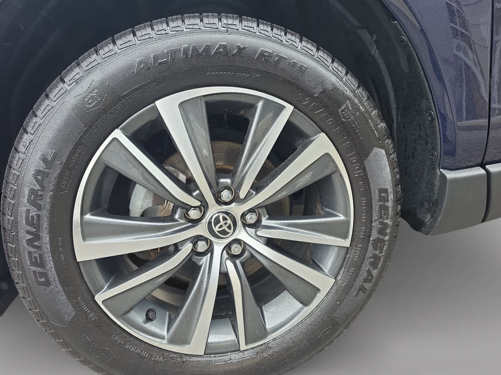 Used 2022 Toyota Venza LE AWD/4WD image 9