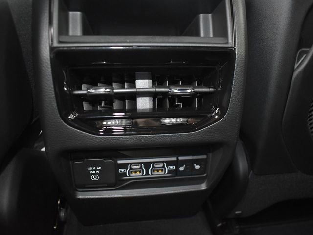 New 2025 Jeep Grand Cherokee Limited w/ Black Appearance Package image 36