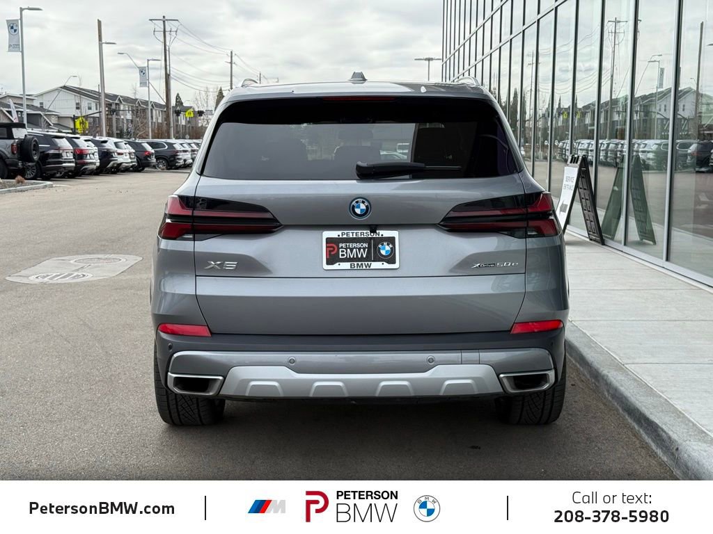 Used 2025 BMW X5 xDrive50e image 4