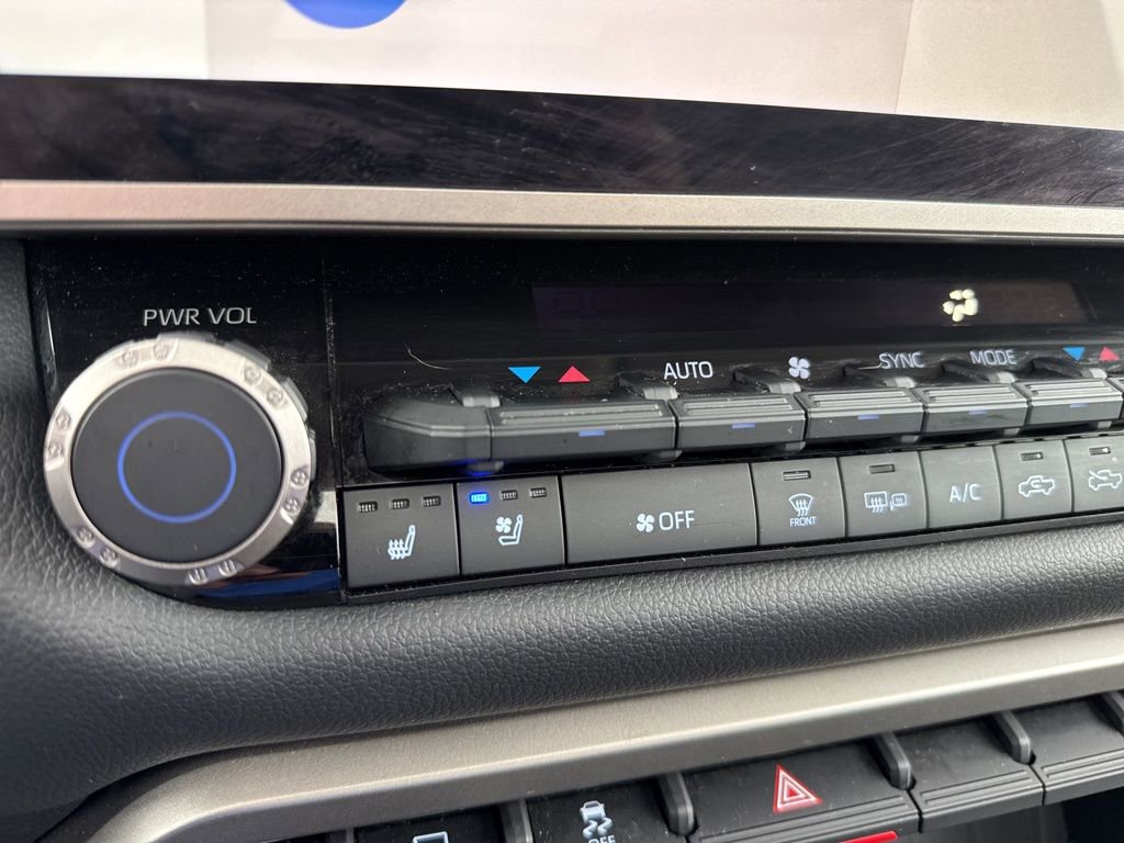 Used 2024 Toyota Tundra Limited image 8