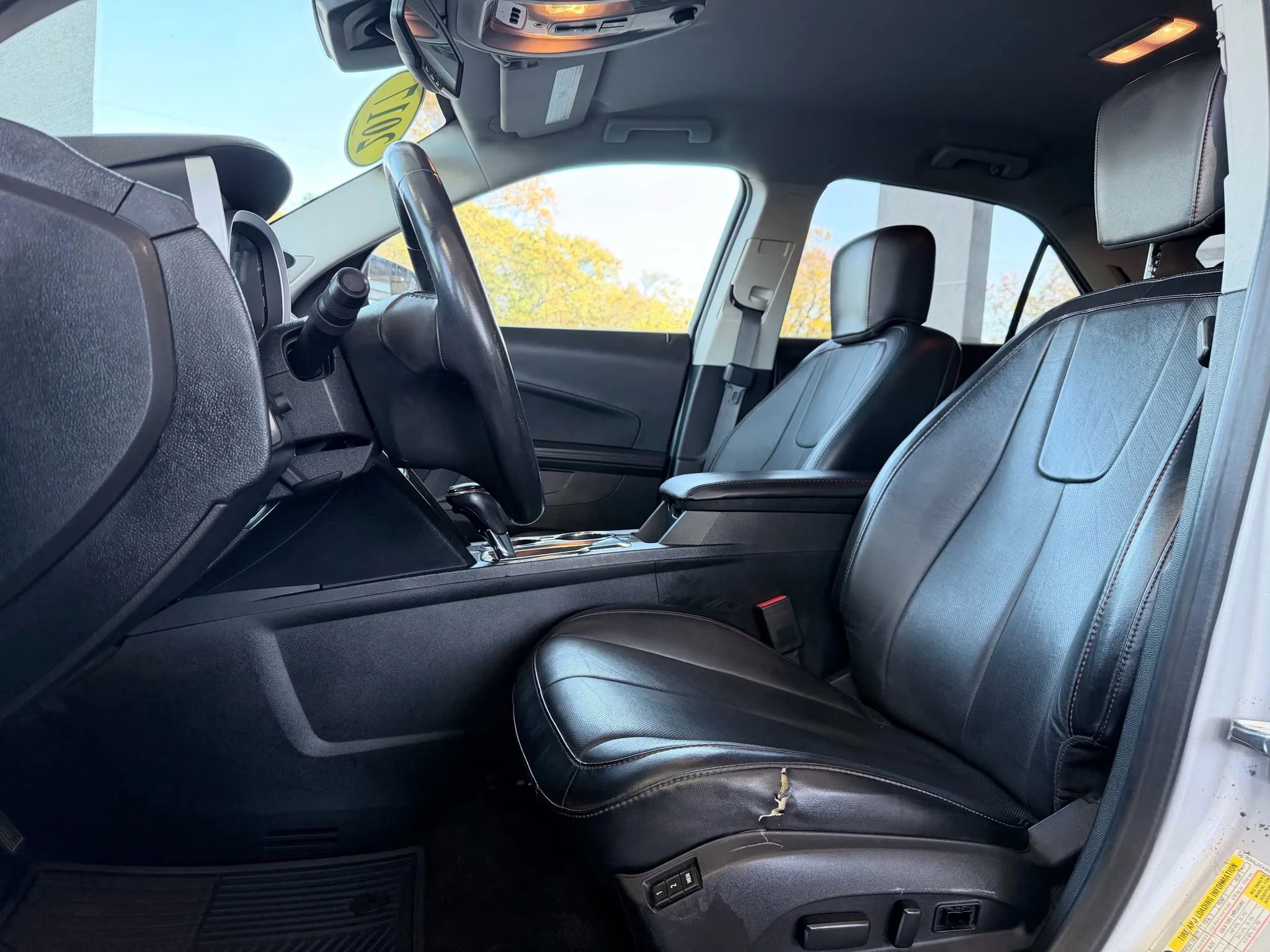 Used 2017 Chevrolet Equinox Premier w/ Enhanced Convenience Package image 9