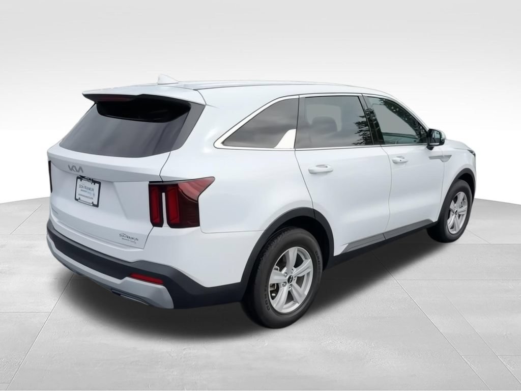 Used 2024 Kia Sorento LX FWD image 9