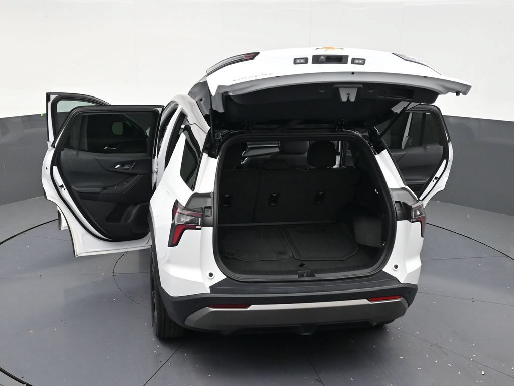 Used 2025 Chevrolet Equinox LT w/ Safety and Technology Package FWD image 33