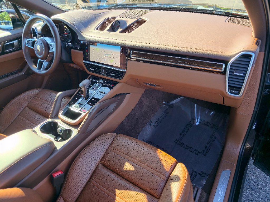 Used 2023 Porsche Cayenne Platinum Edition AWD/4WD image 30