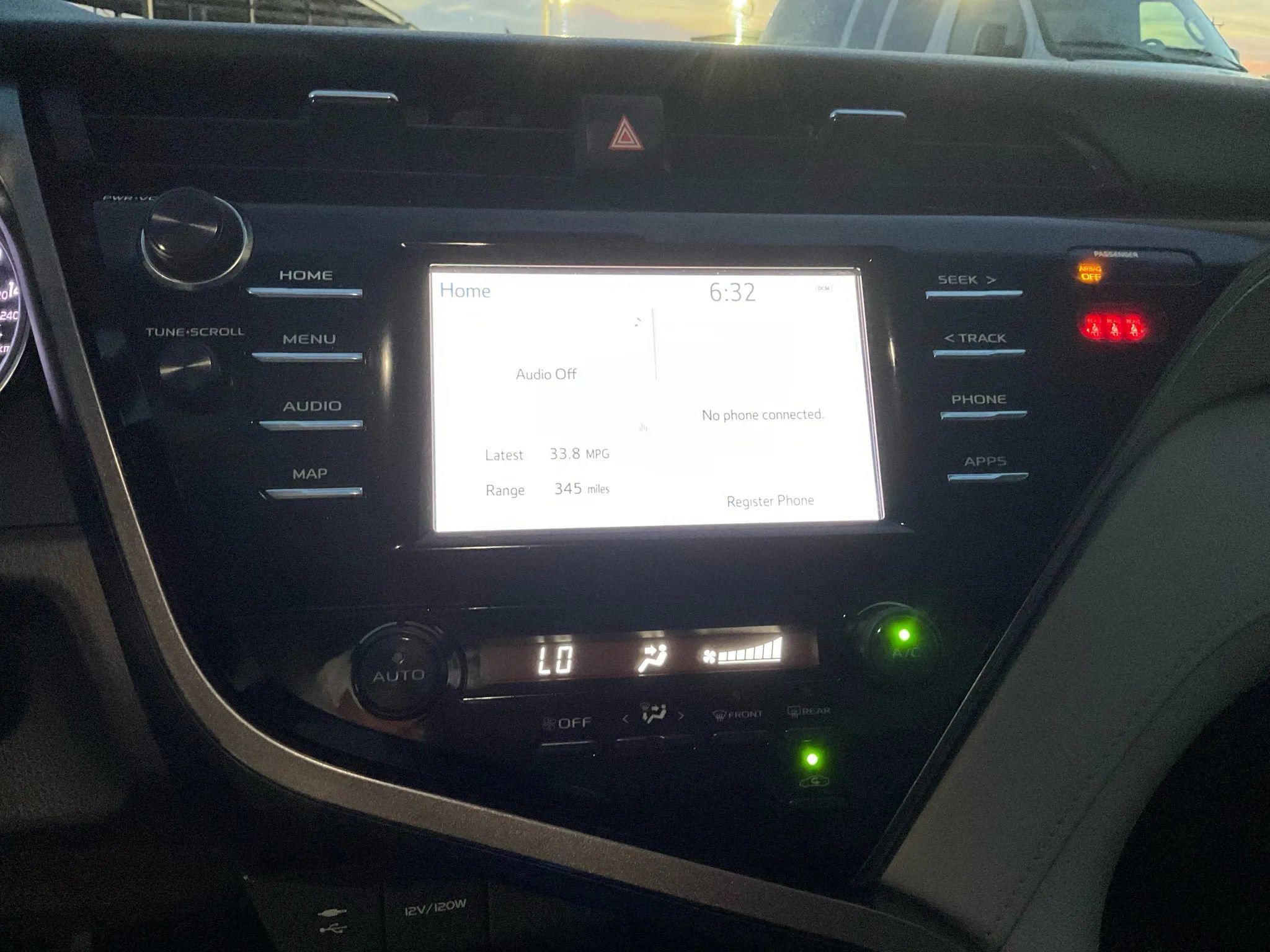 Used 2019 Toyota Camry SE image 23