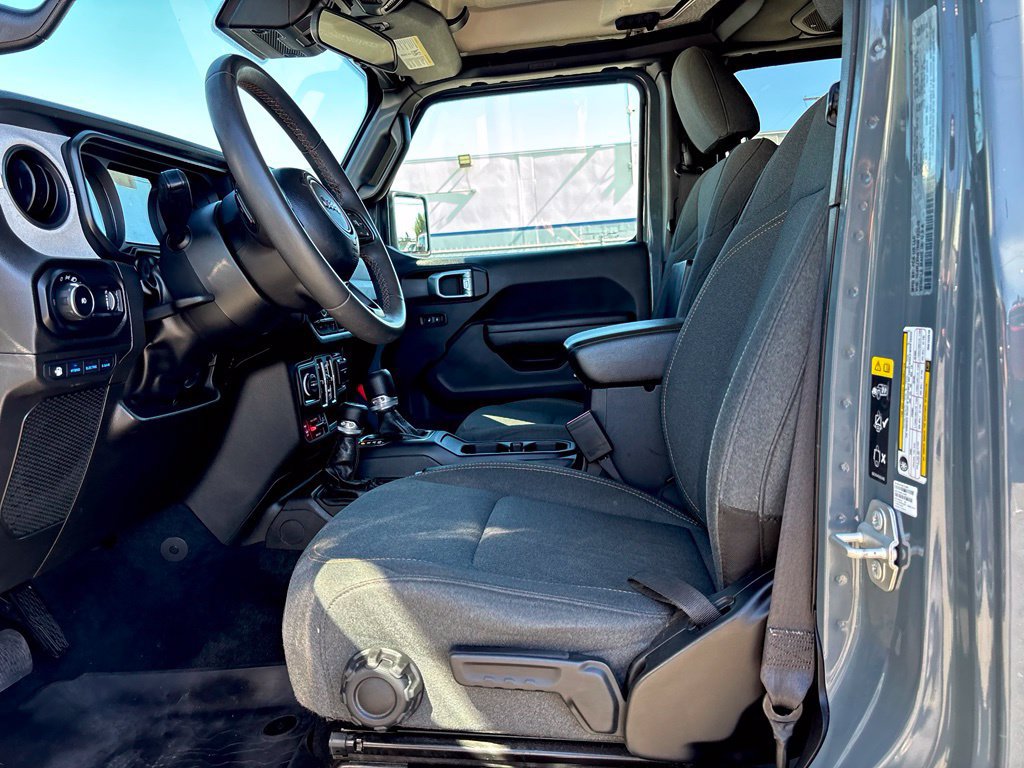 Used 2024 Jeep Wrangler Unlimited AWD/4WD image 11