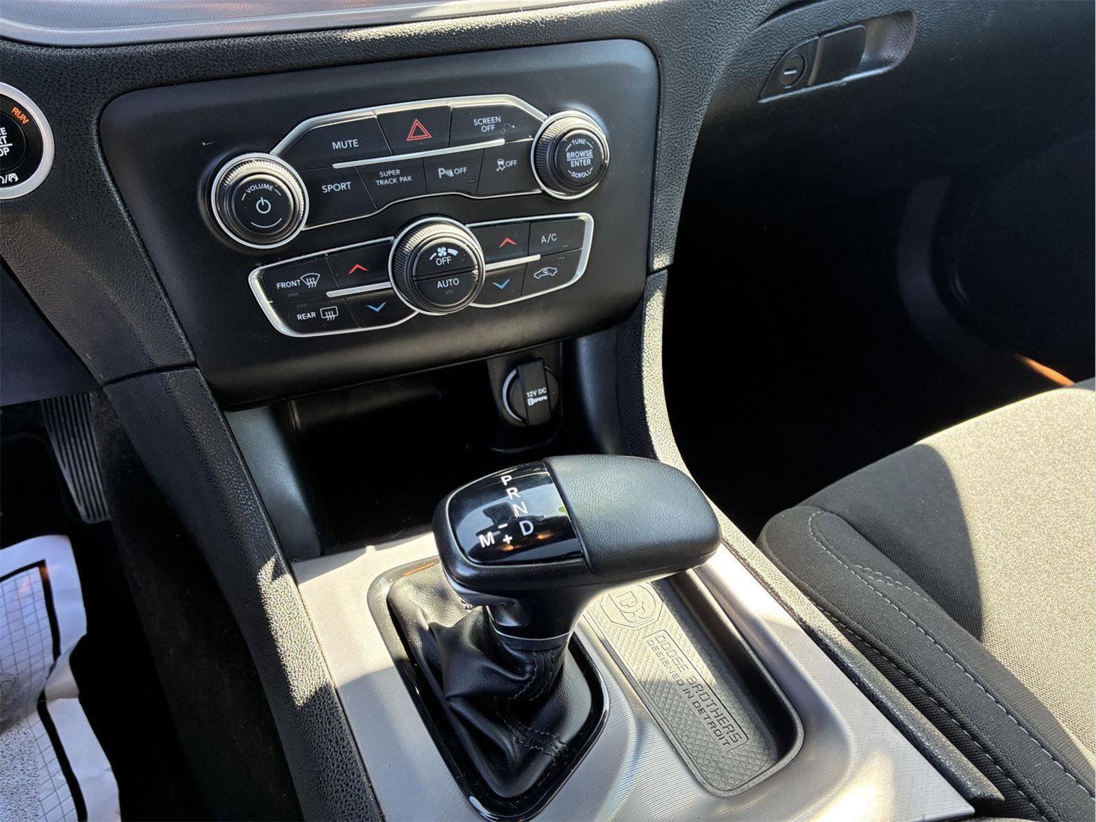 Used 2023 Dodge Charger SXT w/ Blacktop Package AWD/4WD image 29