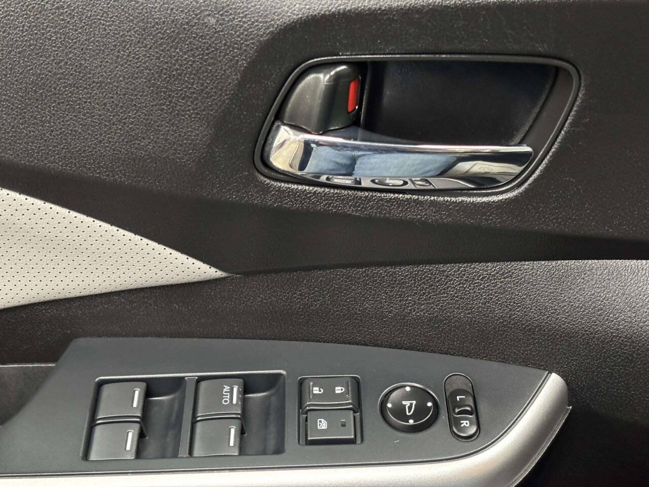 Used 2016 Honda CR-V EX-L image 29