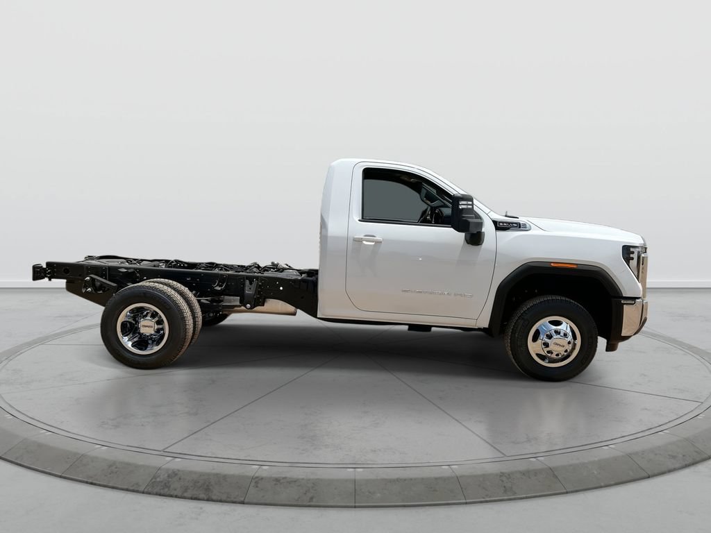 New 2026 GMC Sierra 3500 SLE w/ SLE Convenience Package RWD image 9