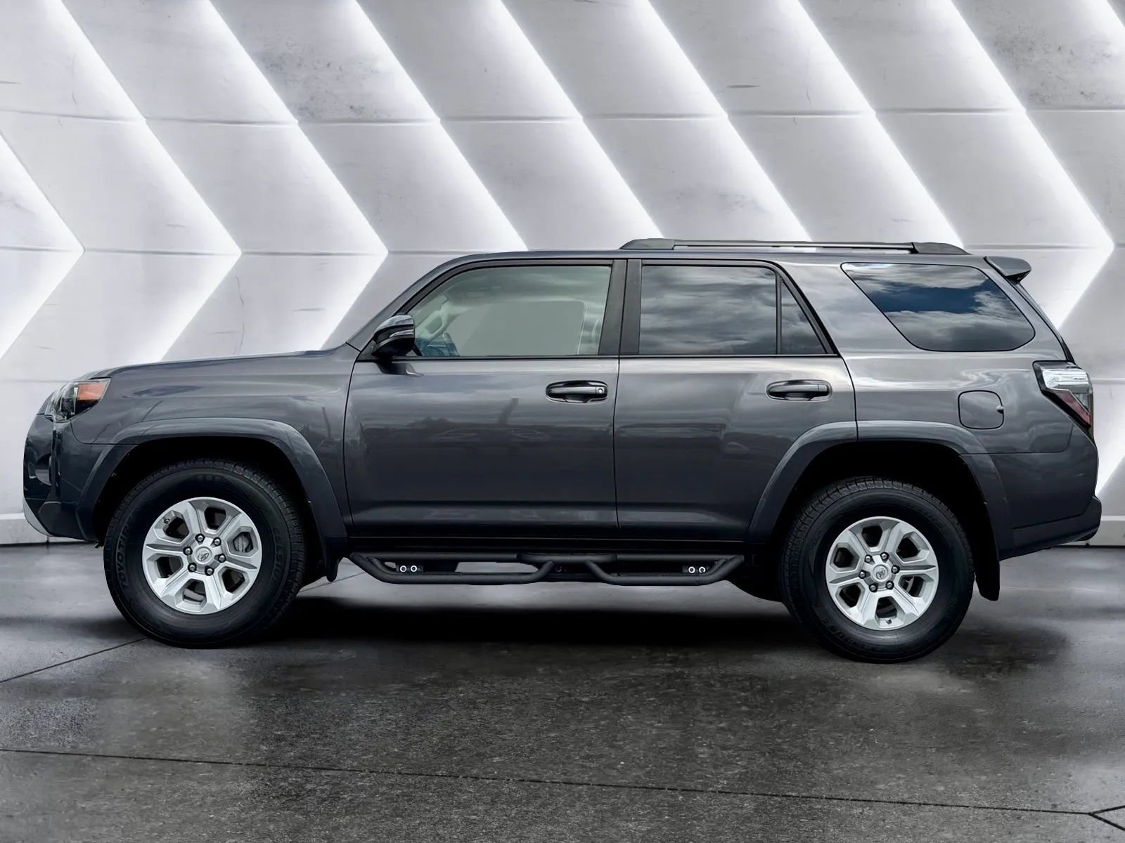 Used 2016 Toyota 4Runner Trail Premium AWD/4WD image 5