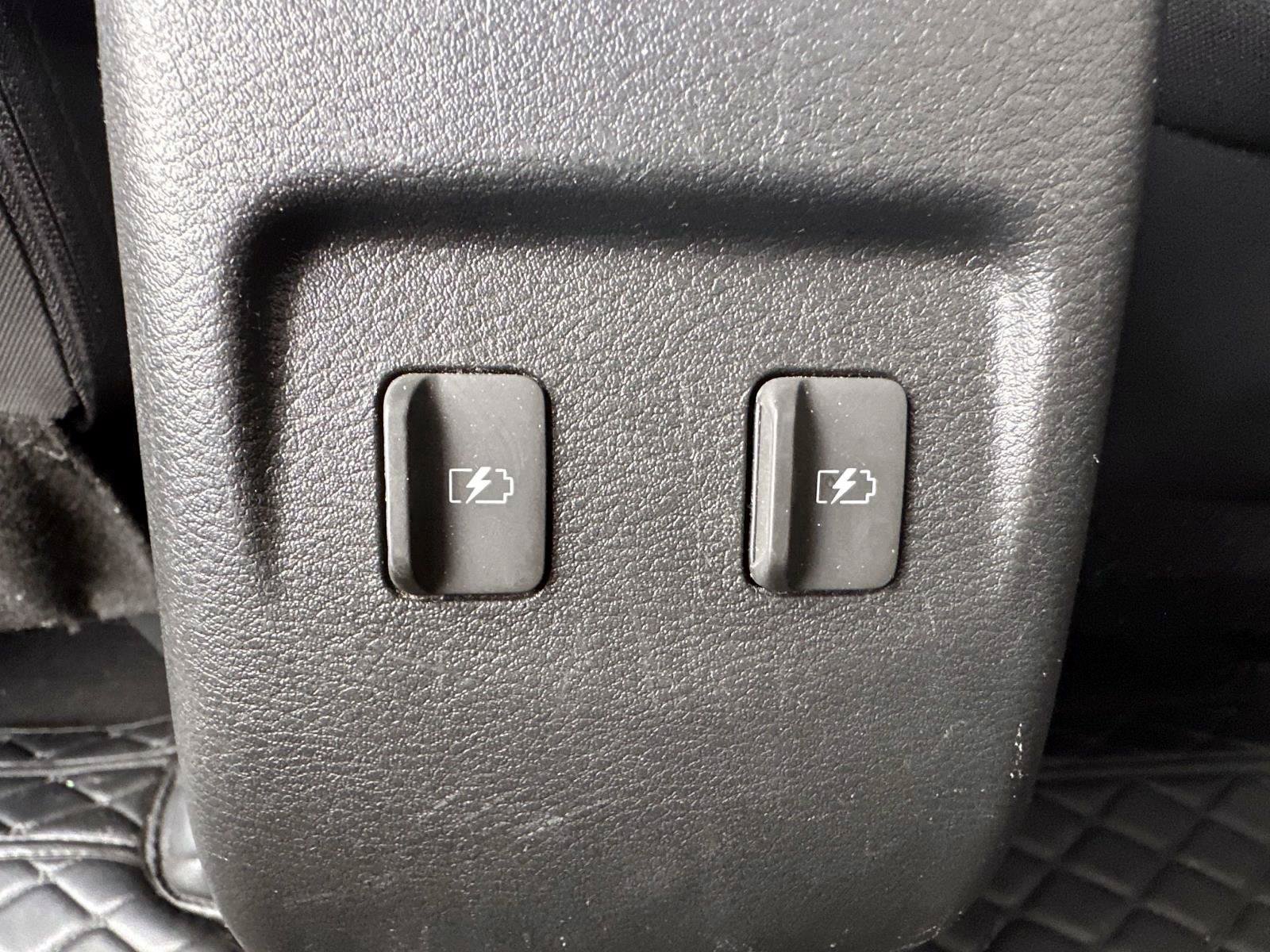 Certified 2021 Nissan Kicks SR FWD image 11