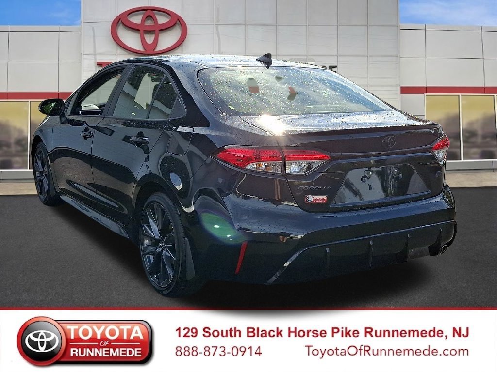 Certified 2025 Toyota Corolla SE w/ Convenience Package FWD image 4