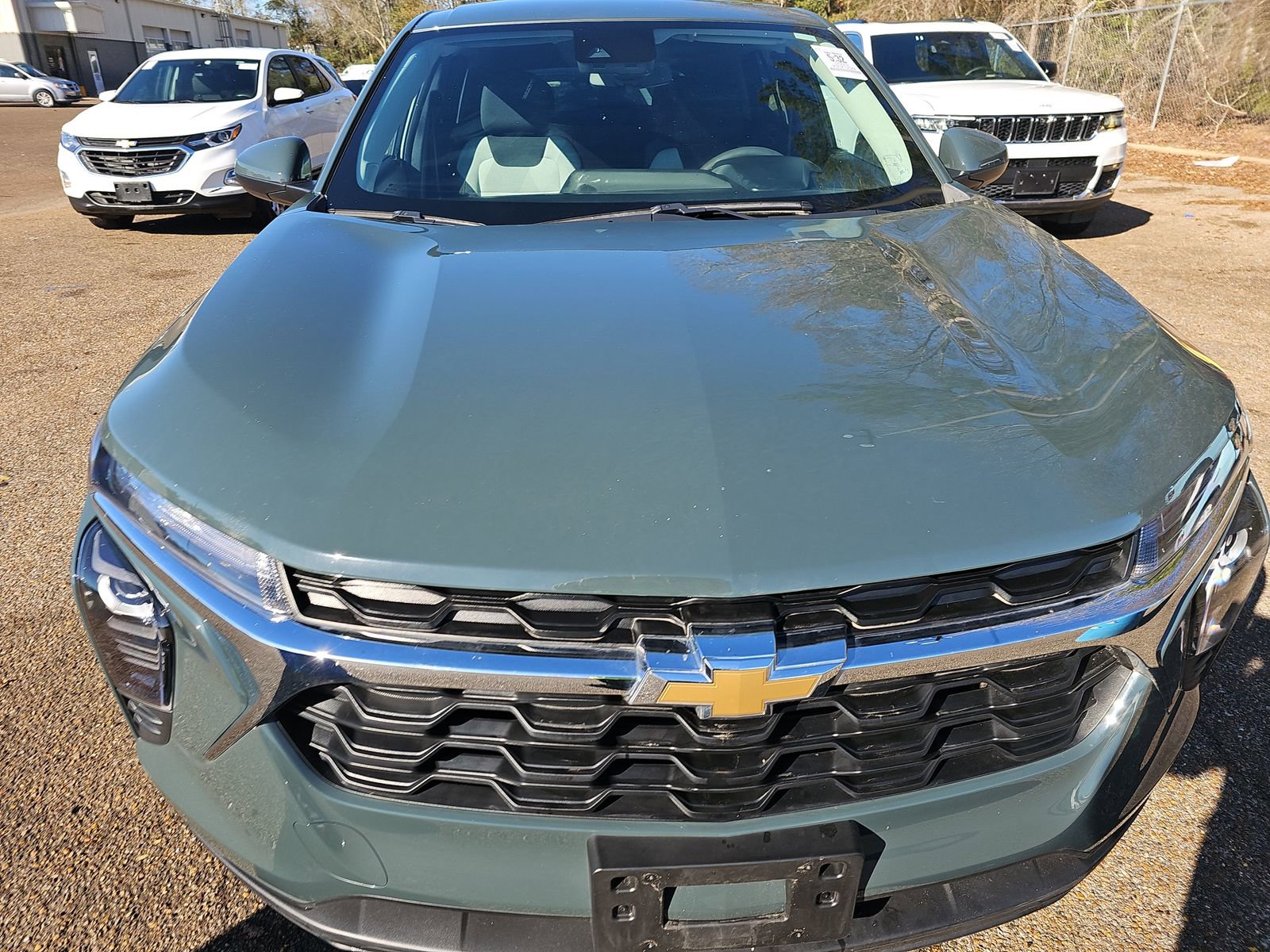 Used 2025 Chevrolet Trax LS w/ LS Convenience Package image 2