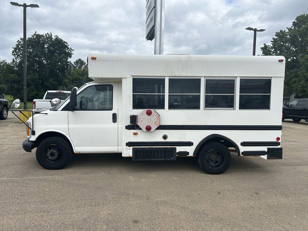 Used 2001 Chevrolet Express 3500 image 2