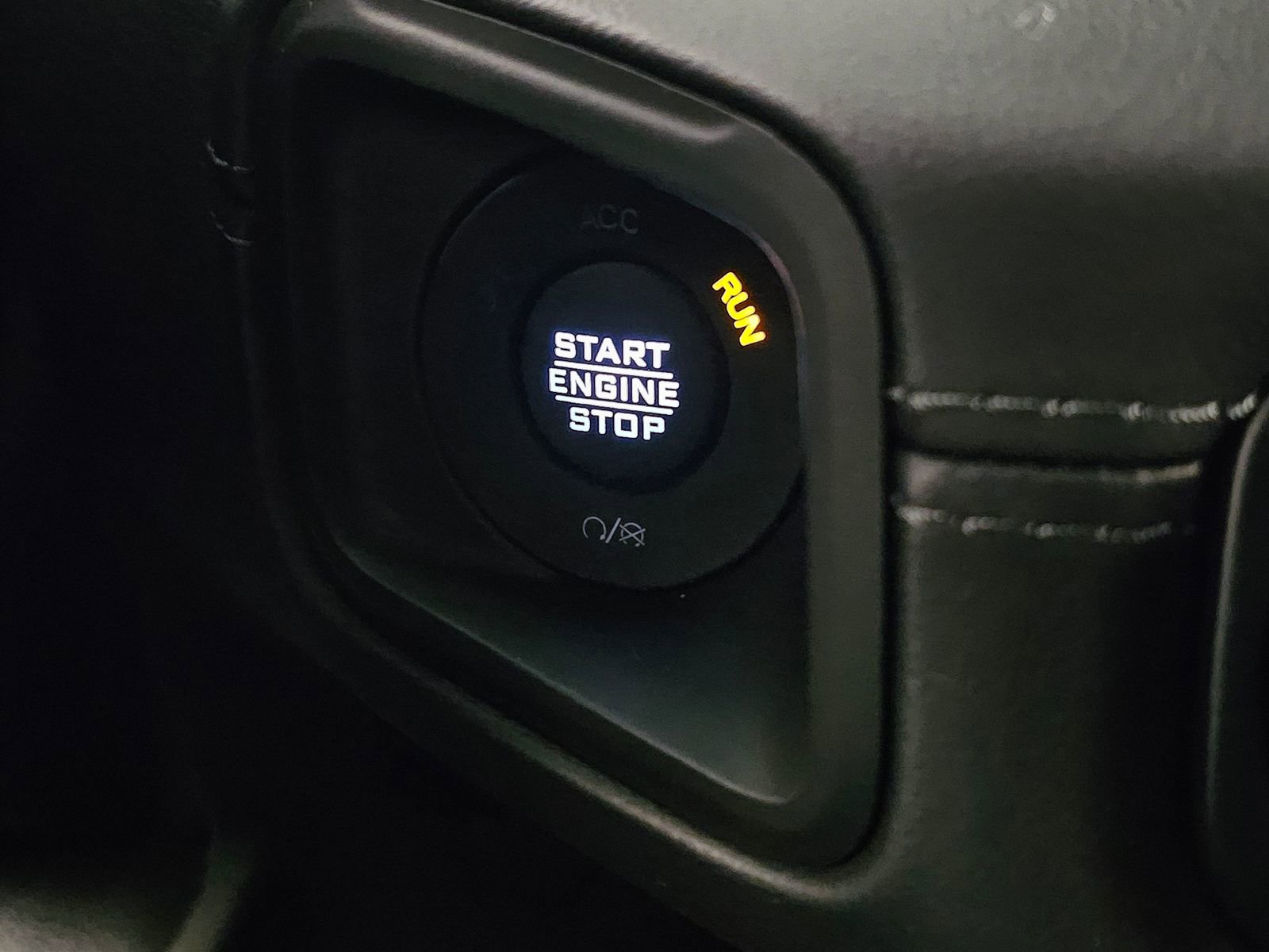 New 2026 Jeep Gladiator Mojave w/ Technology Group image 28
