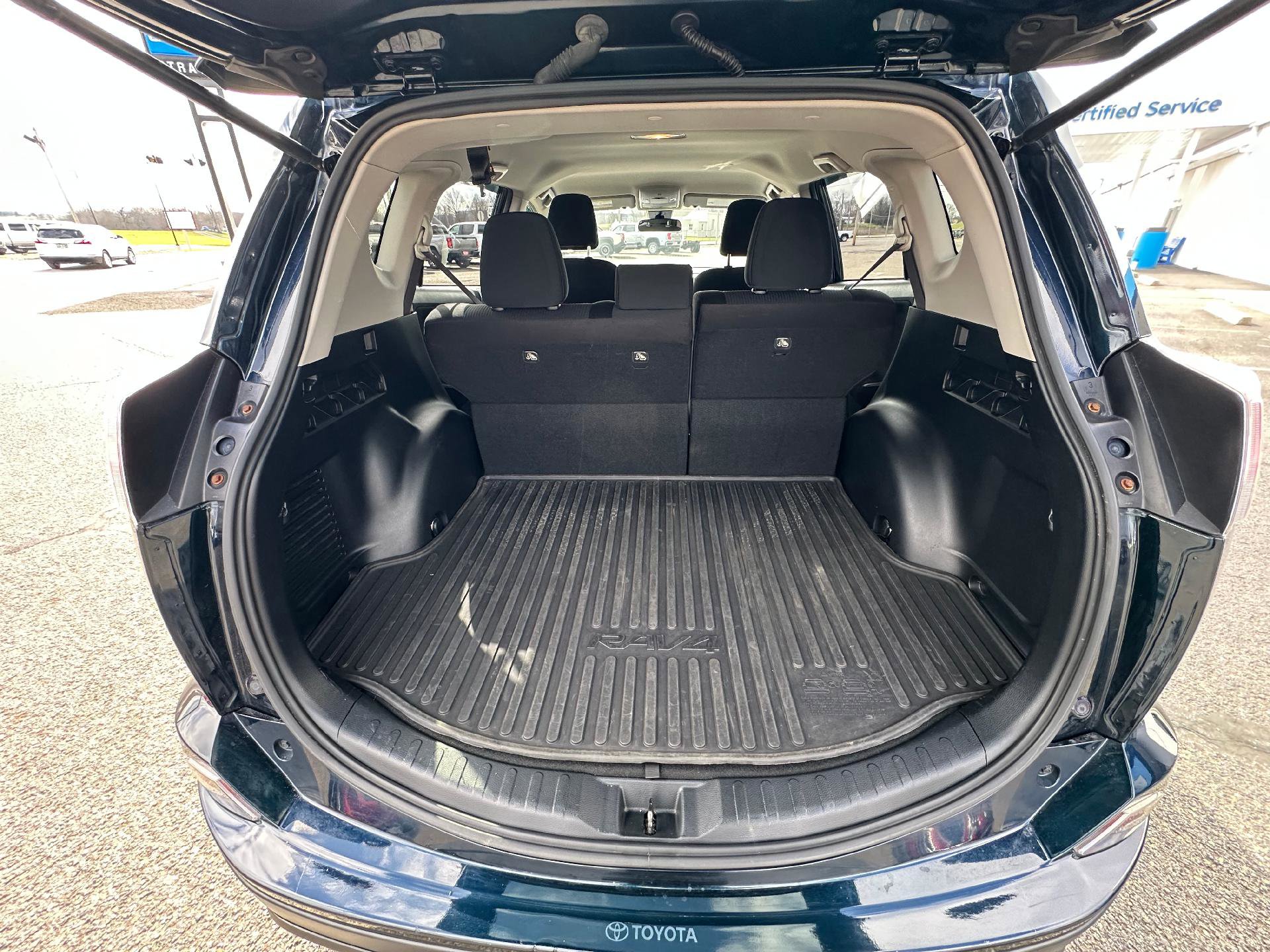 Used 2018 Toyota RAV4 LE w/ All Weather Liner Package image 24