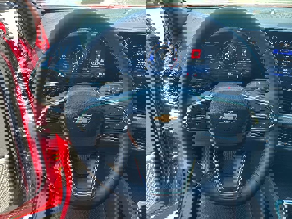 New 2026 Chevrolet Equinox LT w/ Convenience Package II FWD image 17