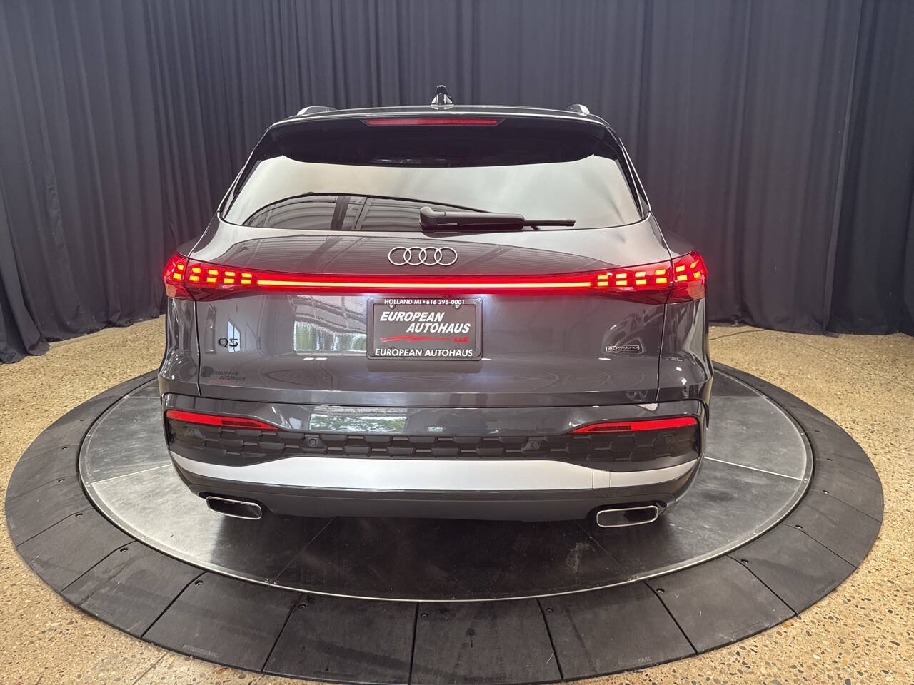 Used 2025 Audi Q5 Premium AWD/4WD image 5