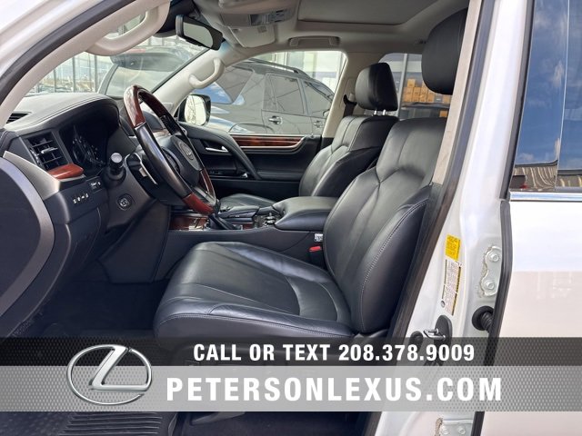 Used 2021 Lexus LX 570 4WD w/ 3rd Row & Luxury Pkg image 26