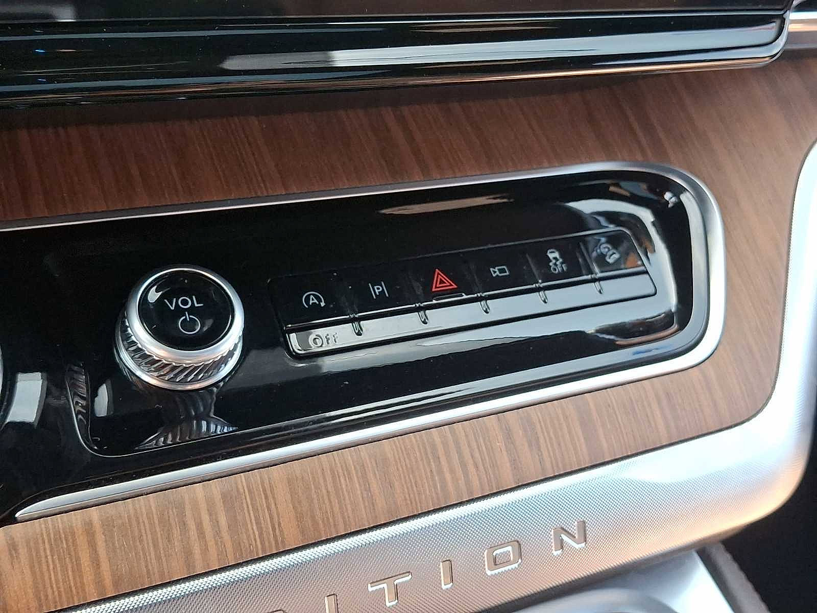 Certified 2025 Ford Expedition Max King Ranch AWD/4WD image 32