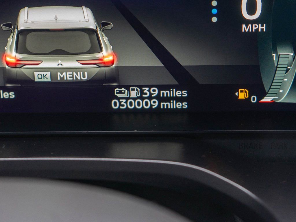 Used 2024 Mitsubishi Outlander 4WD Plug-In Hybrid image 22