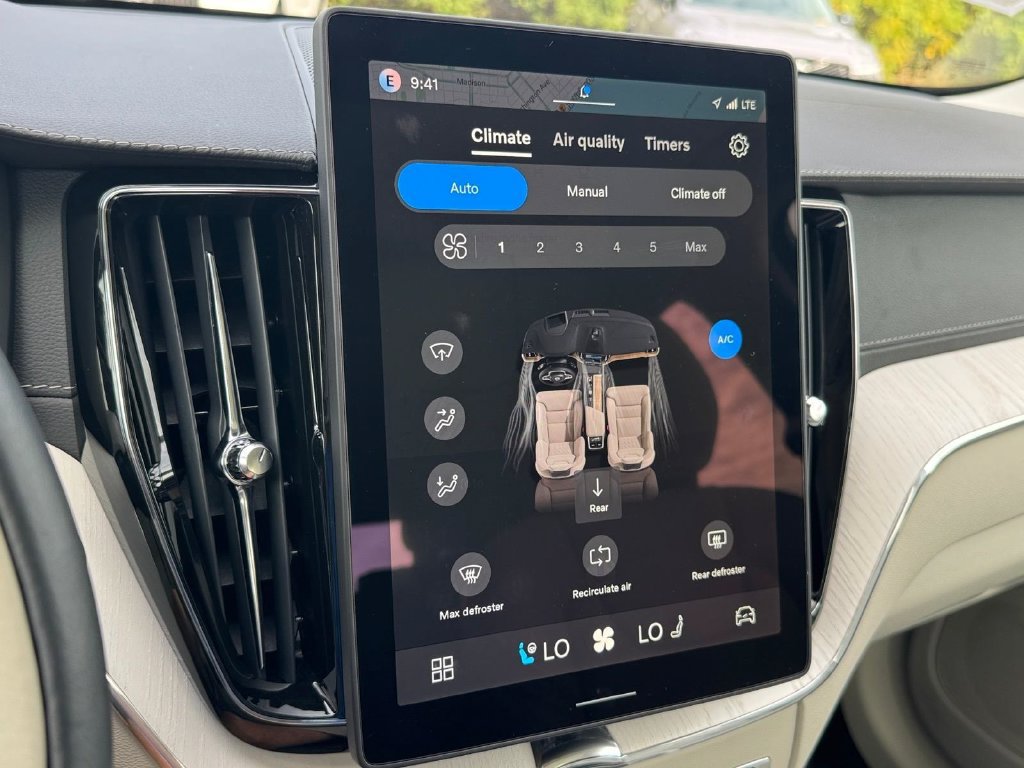 Certified 2026 Volvo XC60 B5 Ultra AWD/4WD image 17