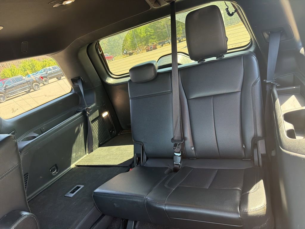 Used 2020 Ford Expedition XLT w/ Equipment Group 202A AWD/4WD image 9