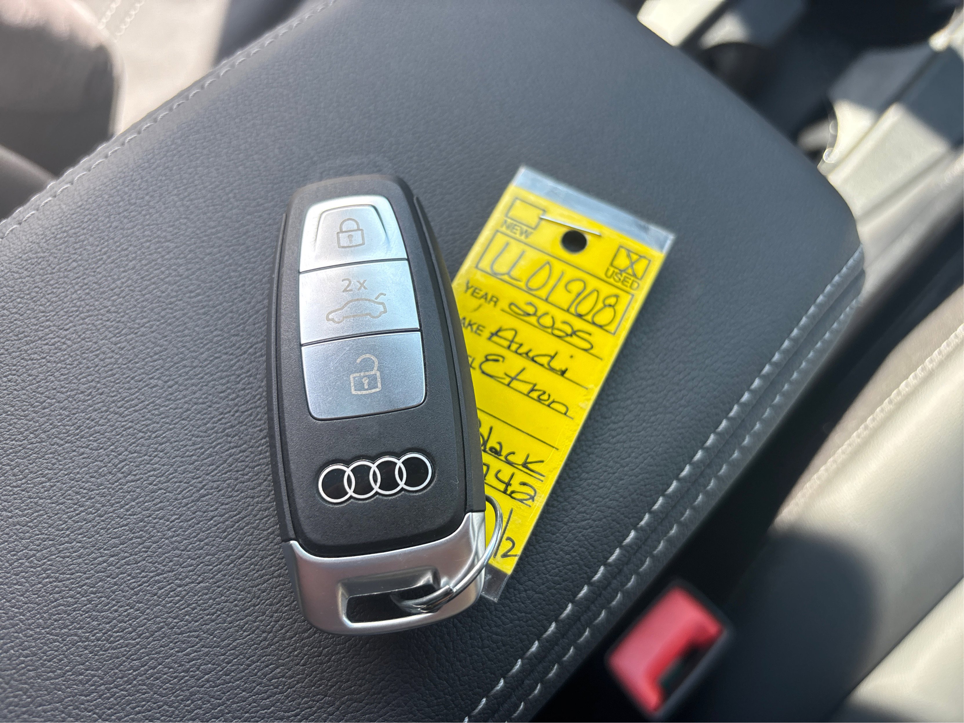 Used 2025 Audi Q4 e-tron Premium Plus image 61