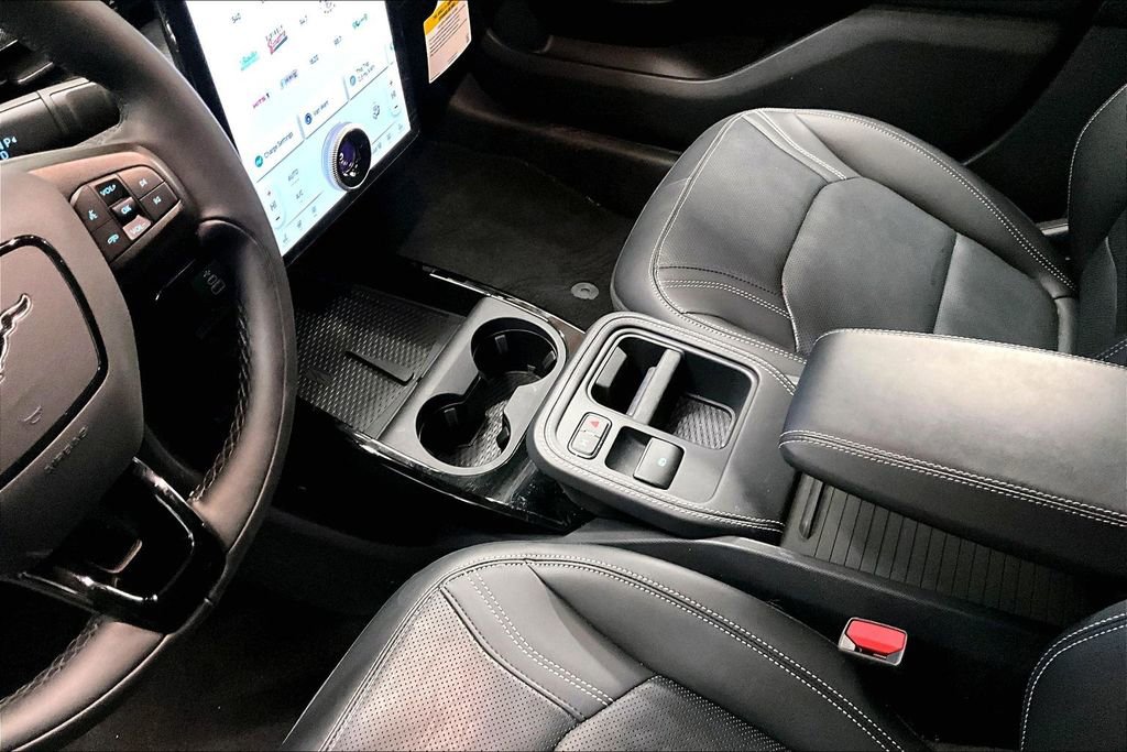 Used 2025 Ford Mustang Mach-E Premium image 8