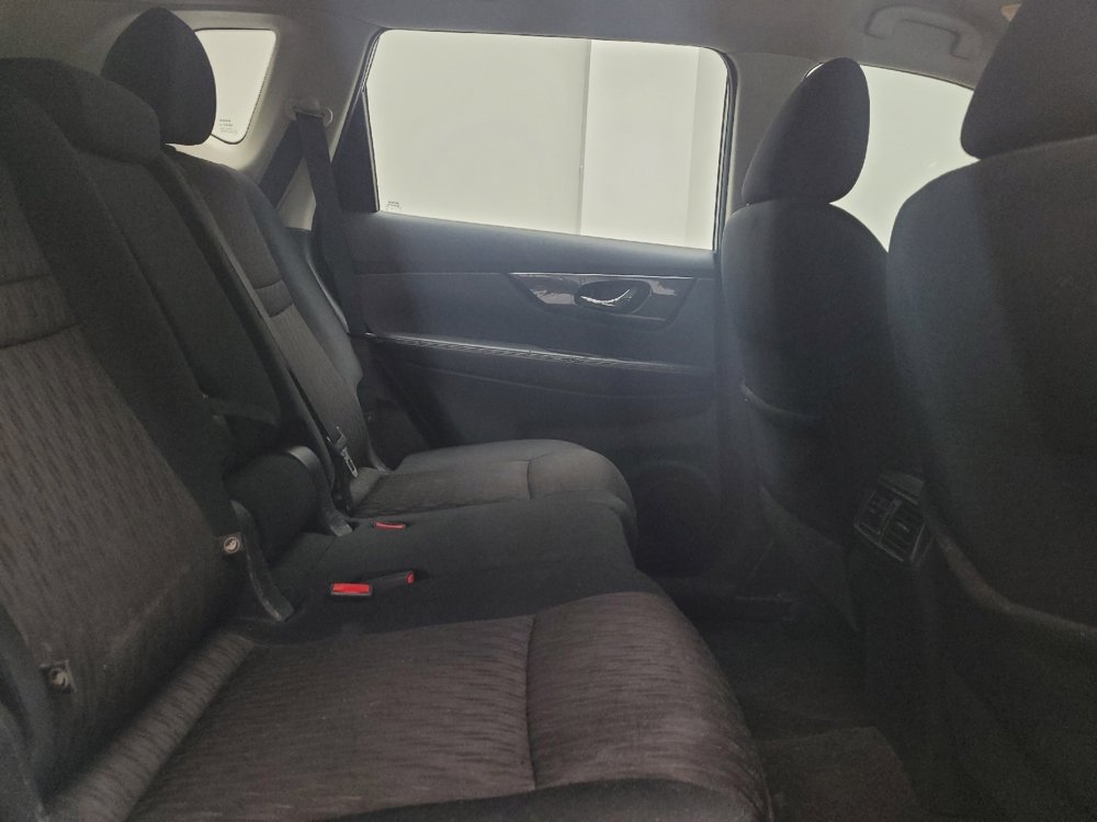 Used 2017 Nissan Rogue S FWD image 19