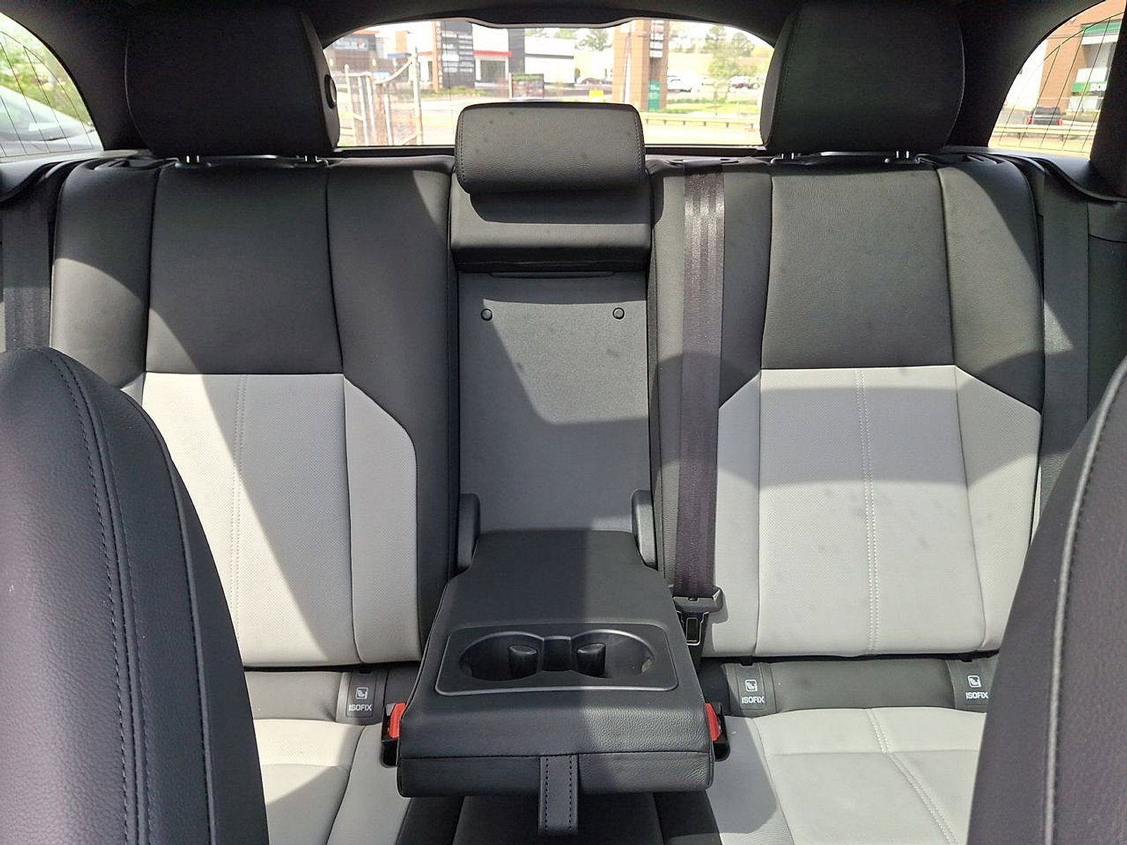 Certified 2026 Land Rover Range Rover Velar Dynamic SE AWD/4WD image 13