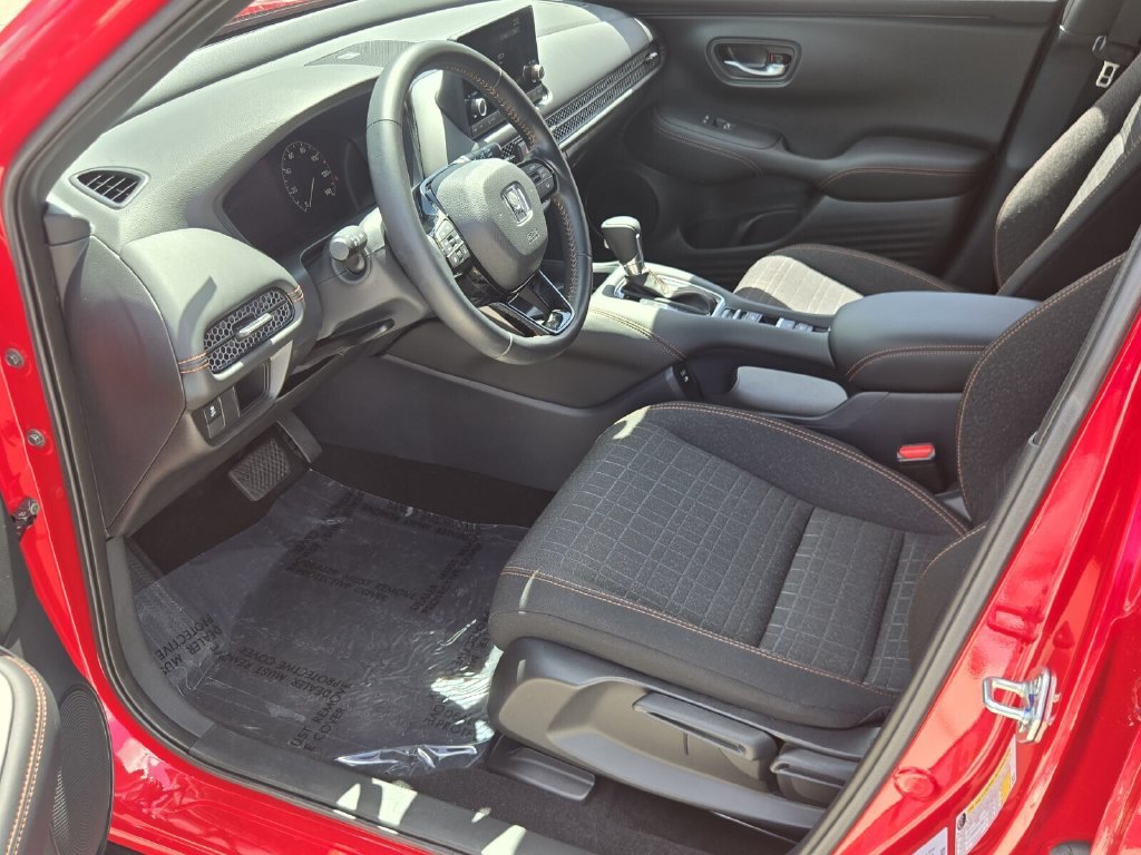 Certified 2025 Honda HR-V Sport image 11