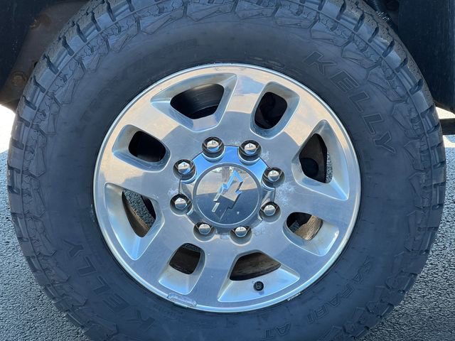 Used 2014 Chevrolet Silverado 2500 LT w/ Interior Plus Package AWD/4WD image 7