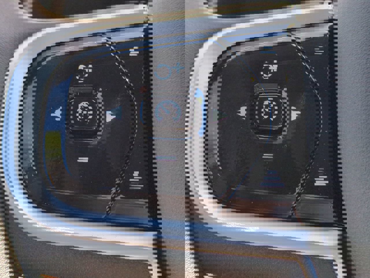 New 2026 Volvo XC90 T8 Plus image 24