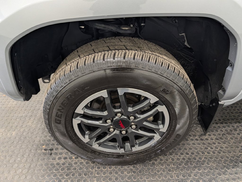 Used 2024 Toyota Tacoma Limited AWD/4WD image 8
