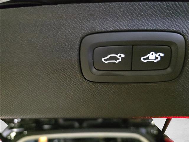 Used 2024 Volvo XC90 B6 Plus w/ Protection Package Premier image 15