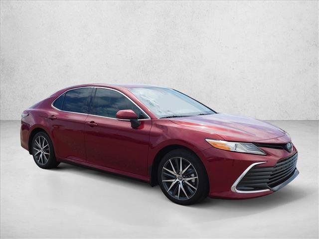 Used 2022 Toyota Camry XLE FWD image 6