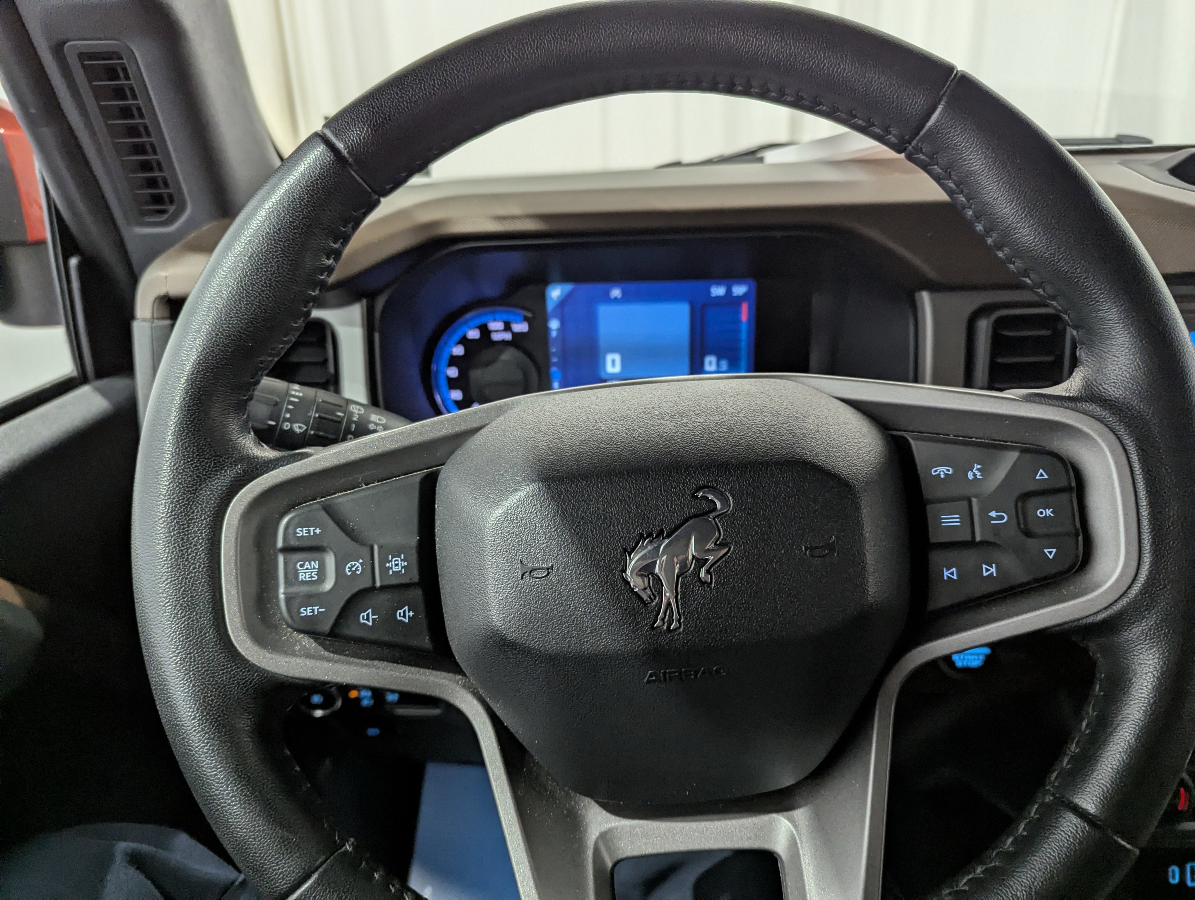 Used 2023 Ford Bronco Outer Banks AWD/4WD image 16
