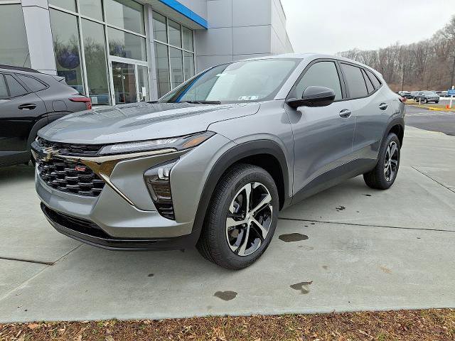 New 2026 Chevrolet Trax RS w/ Driver Confidence Package image 2