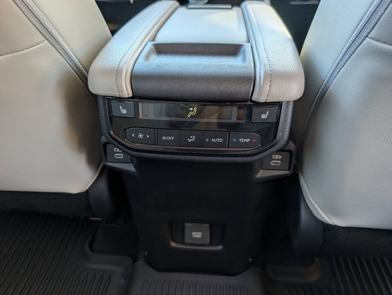 Used 2026 Toyota Grand Highlander Limited image 8