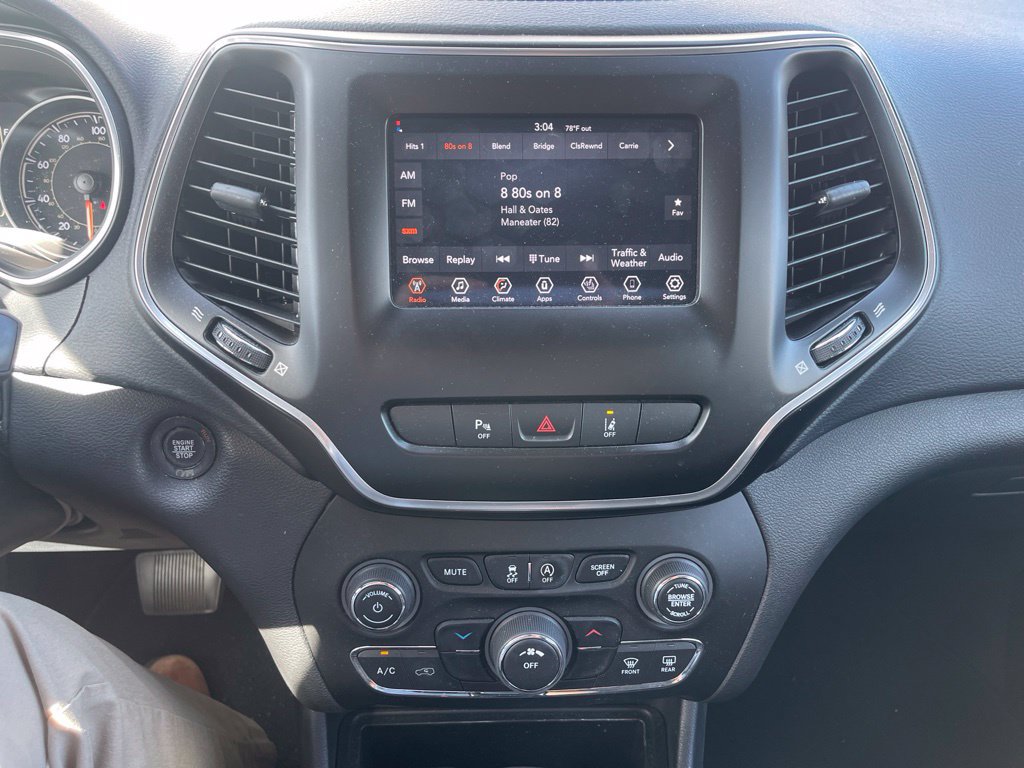 Used 2021 Jeep Cherokee Latitude Plus FWD image 10